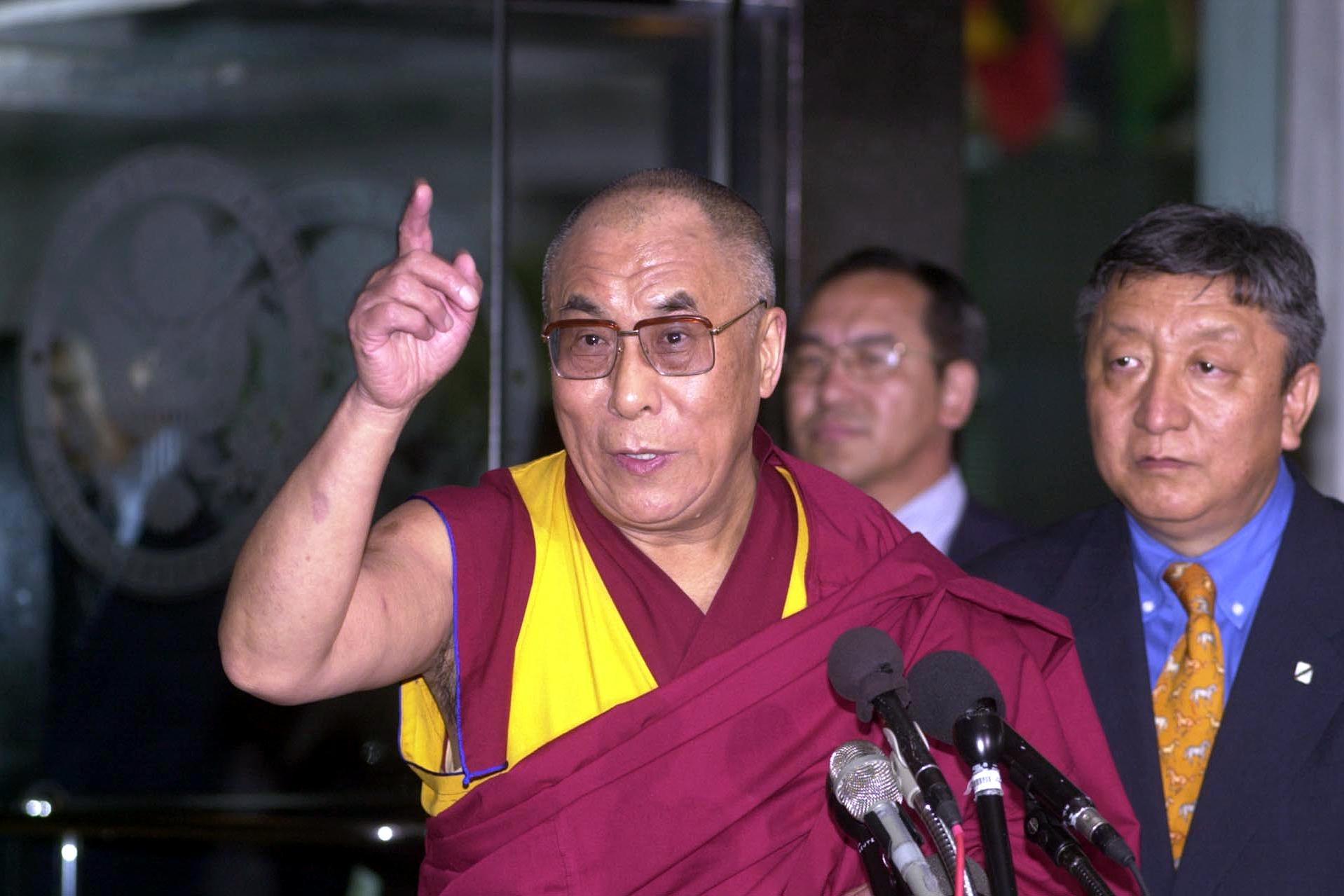 Lodi Gyari, right, with the Dalai Lama in Washington in 2001