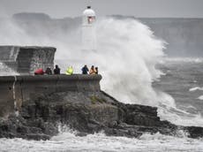 Gale-force winds and heavy rain to bring flooding and transport delays