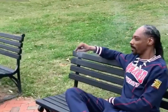 Snoop Dogg filmed himself outside the White House smoking a blunt