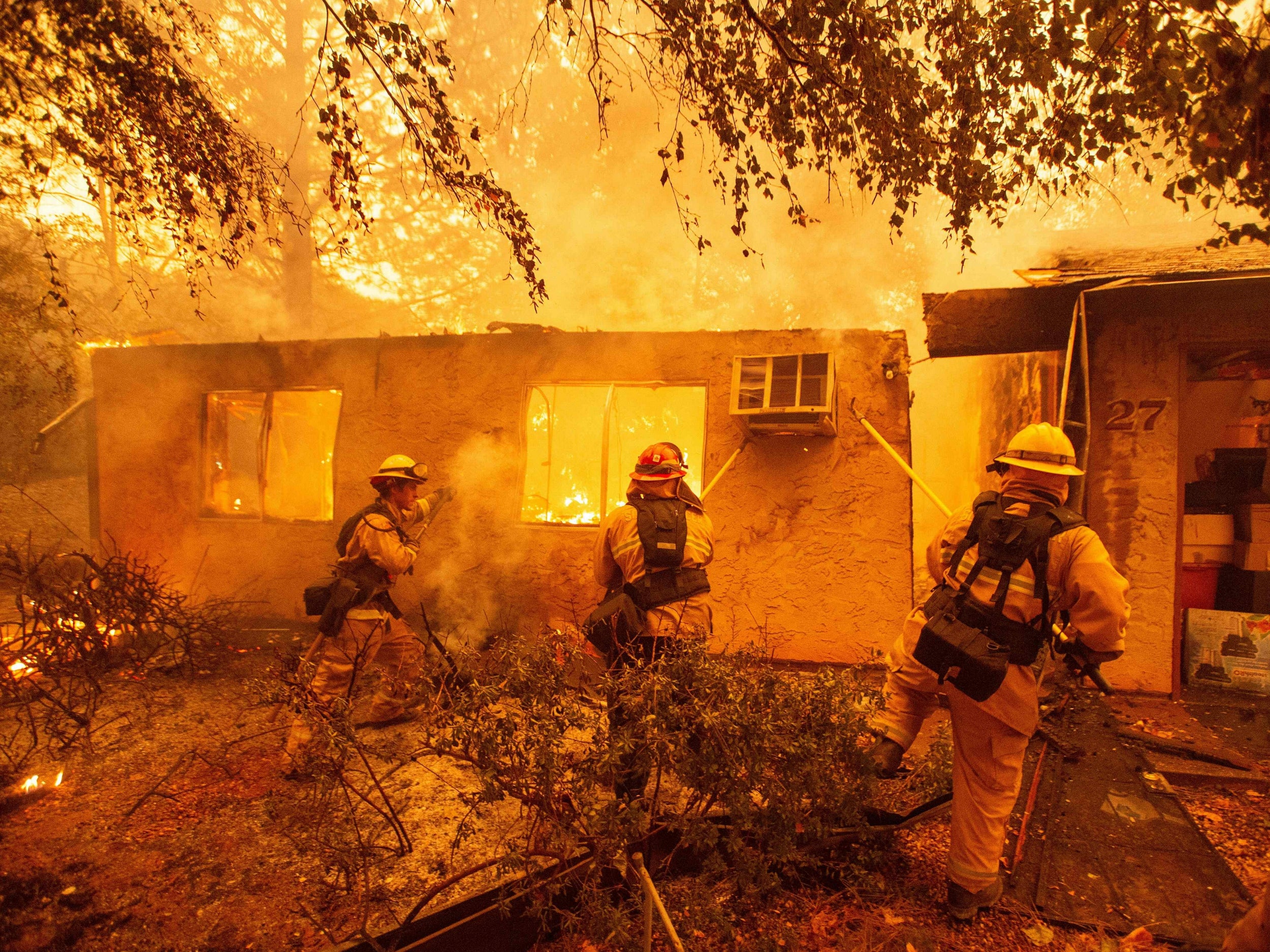 California wildfires: Death toll rises to 25 as firefighters continue search for survivors