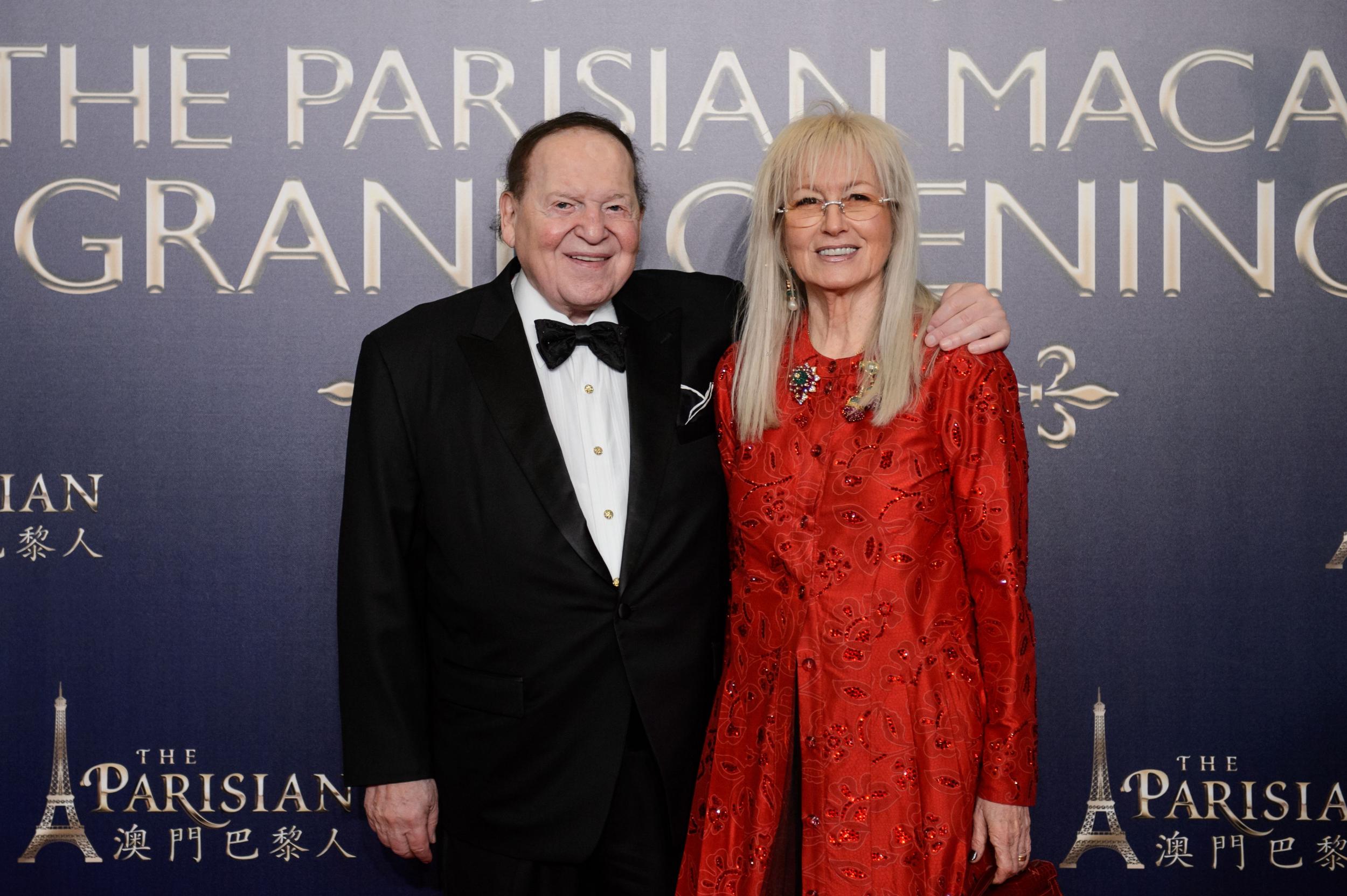 Sheldon Adelson poses with his wife Miriam, who is set to receive the Medal of Freedom from Donald Trump