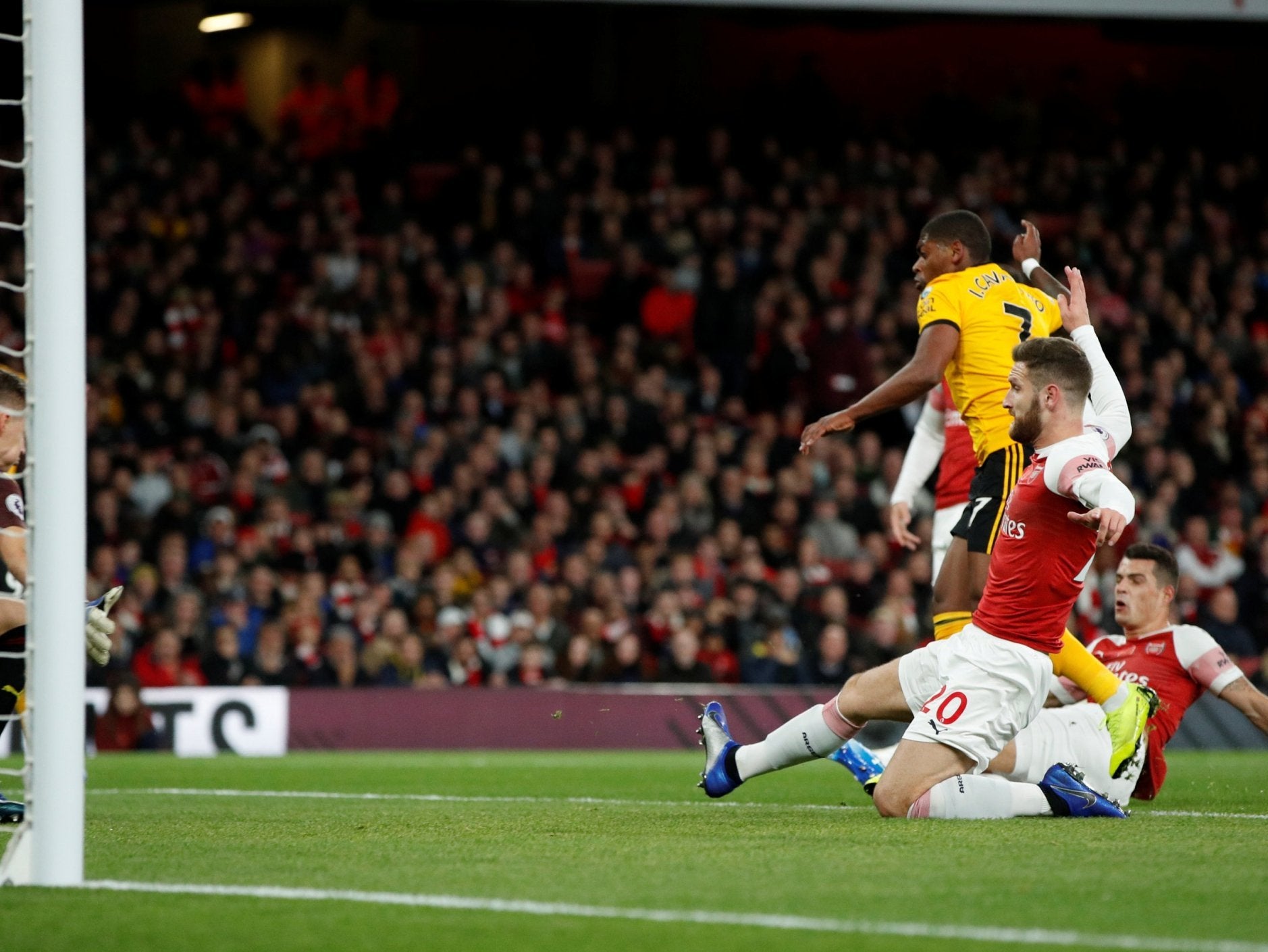 Arsenal vs Wolves: Henrihk Mkhitaryan rescues point after ...