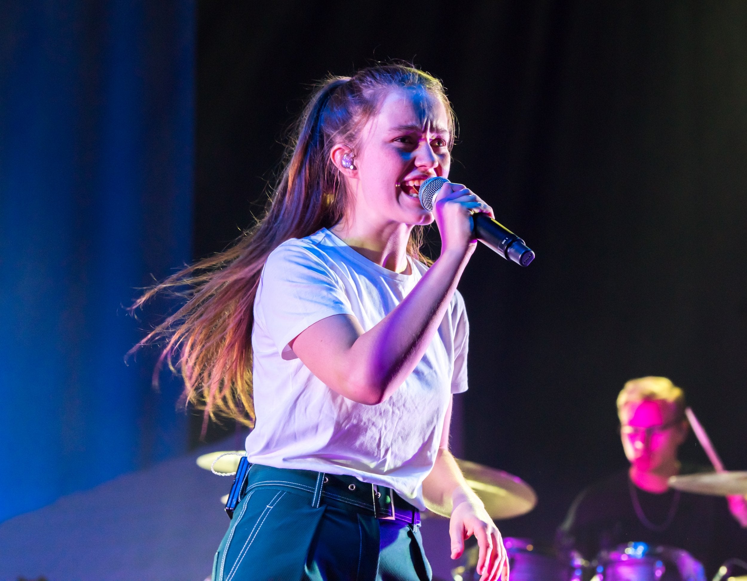 Sigrid commands the vast stage like she's played such venues all her life