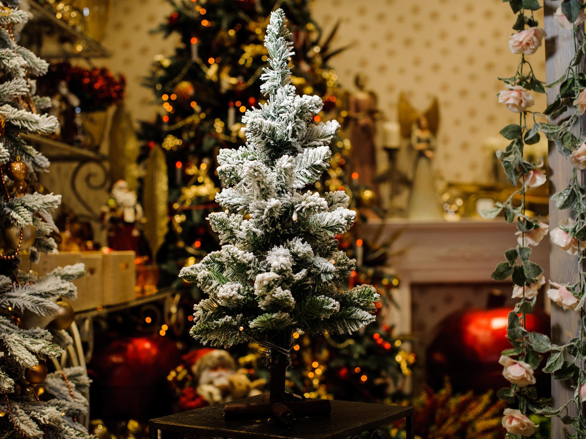 8 Best Artificial Christmas Trees The Independent