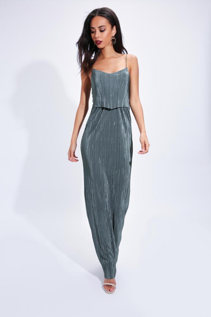 £15, <a href="https://www.isawitfirst.com/collections/maxi-dresses/products/pleated-cami-maxi-dress-dark-green-jl4739" target="_blank" class="body-gallery" data-vars-item-name="GL-8633031-https://www.isawitfirst.com/collections/maxi-dresses/products/pleated-cami-maxi-dress-dark-green-jl4739" data-vars-event-id="c6">I Saw it First</a>