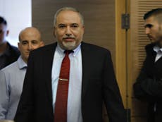 Israel defence minister Avigdor Lieberman resigns 'over Gaza ceasefire