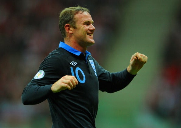 Wayne Rooney will wear his old number despite not being in the starting line-up