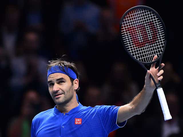 Roger Federer salutes the crowd after his victory