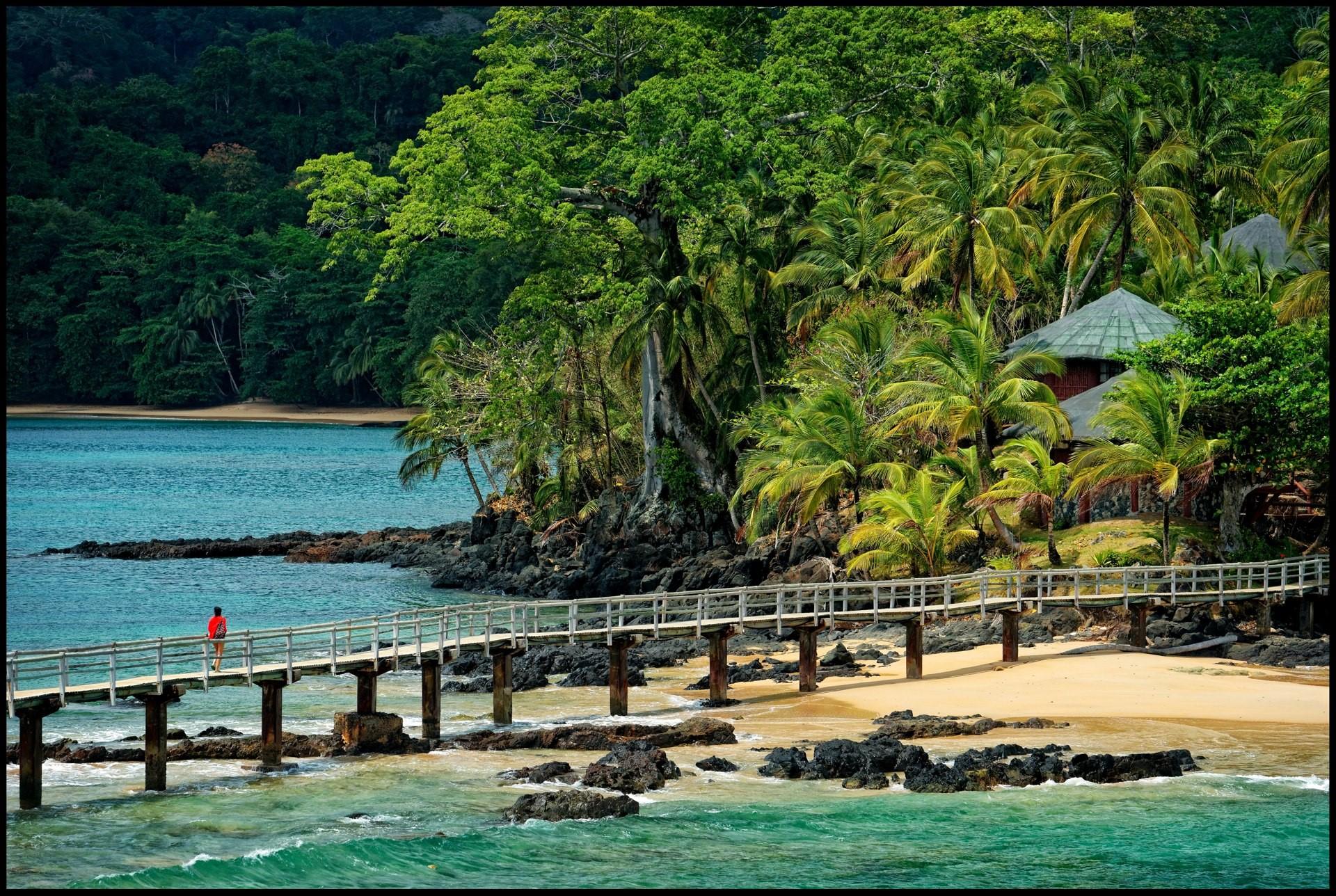 Robinson Crusoe vibes at Bom Bom Island