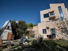 Israel threatens to slap high taxes on Airbnb after settlements ban