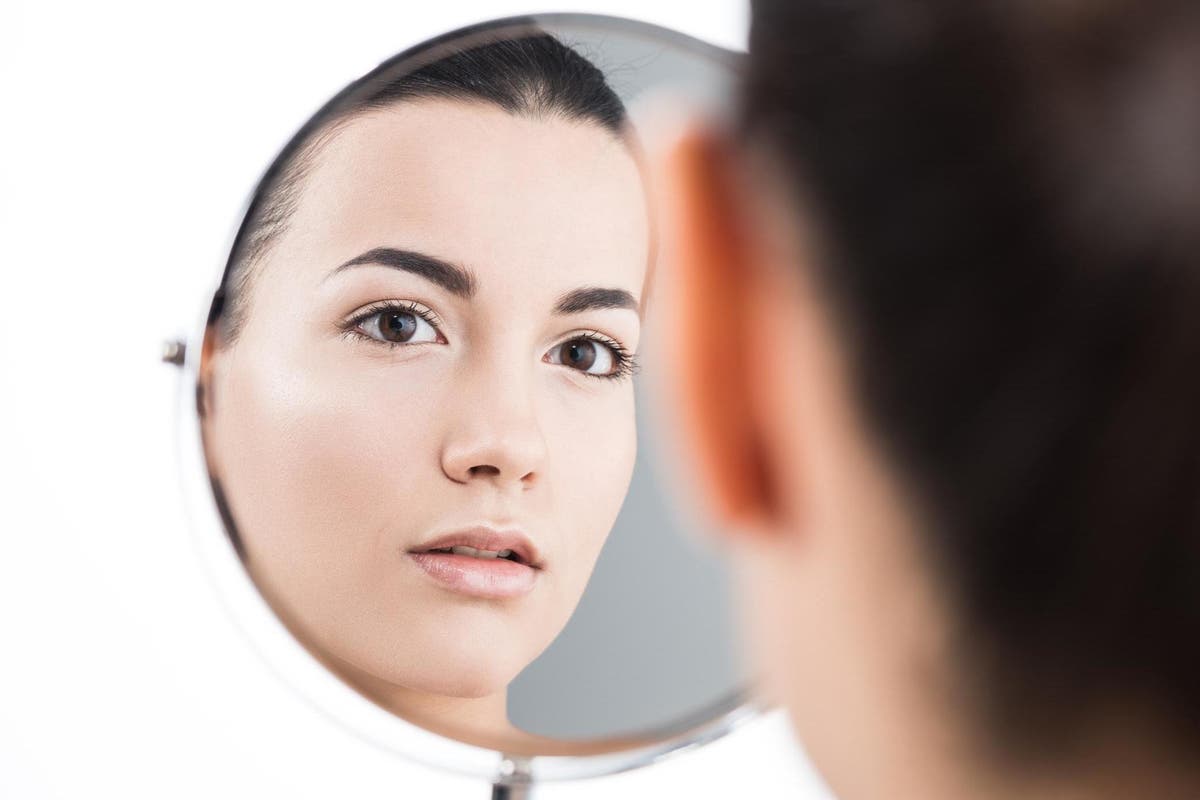 how-to-live-with-body-dysmorphic-disorder-eplpx