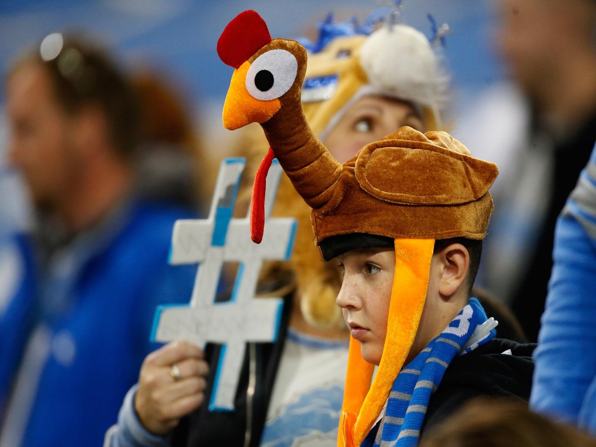 Cowboys might have season's biggest crowd at Thanksgiving game