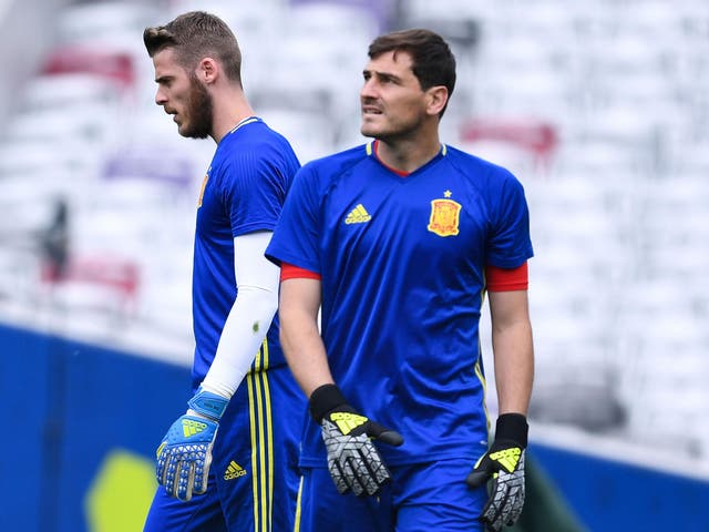 David de Gea and Iker Casillas training with Spain in 2016
