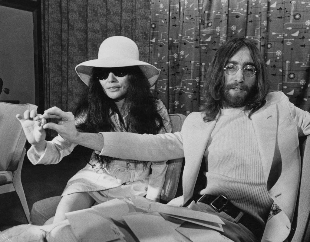 John LENNON and Yoko ONO☆Life With The L