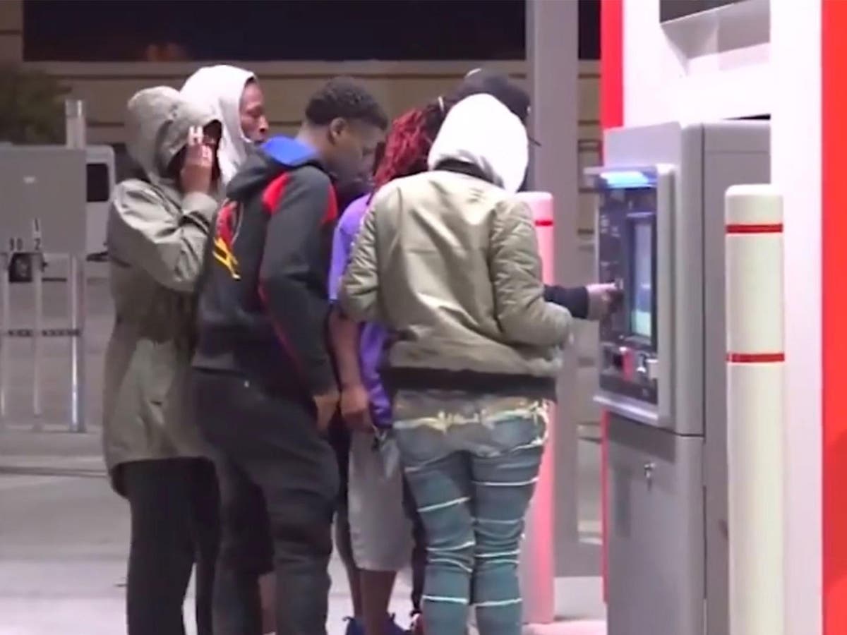 Texas ATM begins spitting out $100 bills, sparking fight | The ...