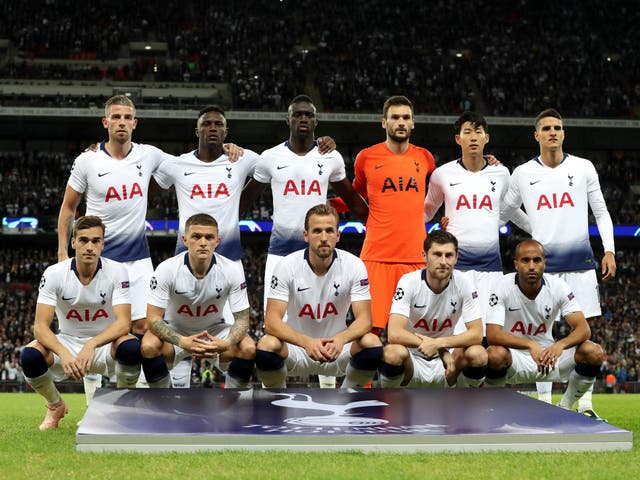 Tottenham Hotspur players line up