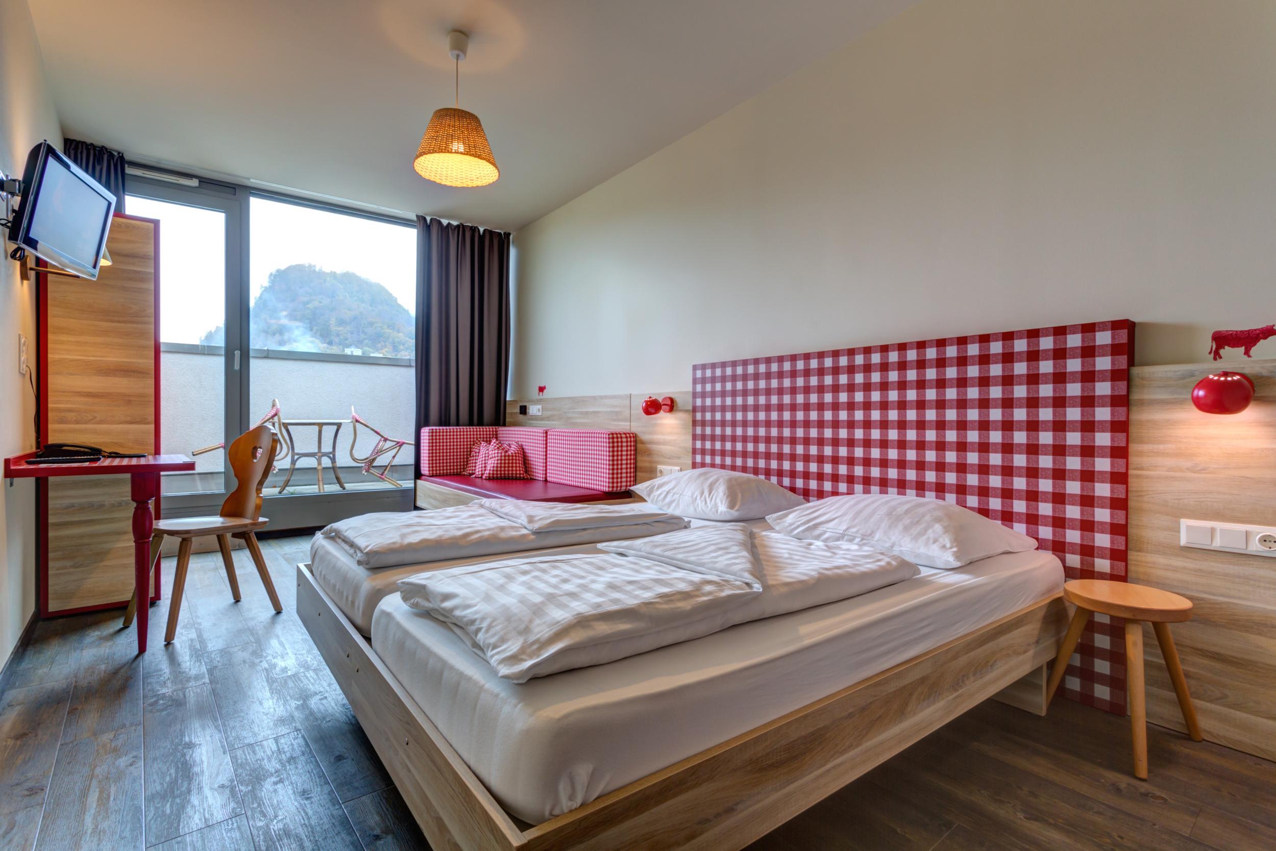Hotel Meininger makes an excellent choice for travellers on a budget