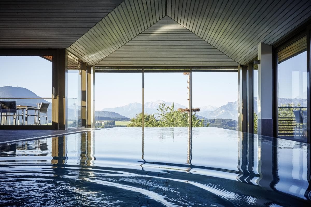 The infinity pool at the Romantik Hotel Gmachl benefits from incredible views of the surrounding mountains