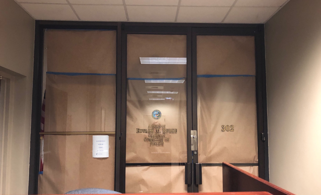 Federal agents have closed off Chicago City Hall offices used by Alderman Ed Burke, a former longtime tax consultant to Donald Trump 29 November 2018.