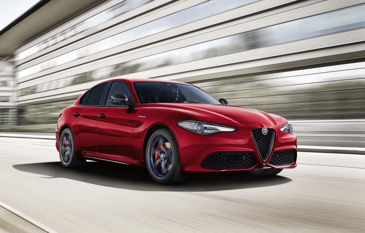 Alfa Romeo Giulia Veloce: A seductive saloon that feels just right, The  Independent