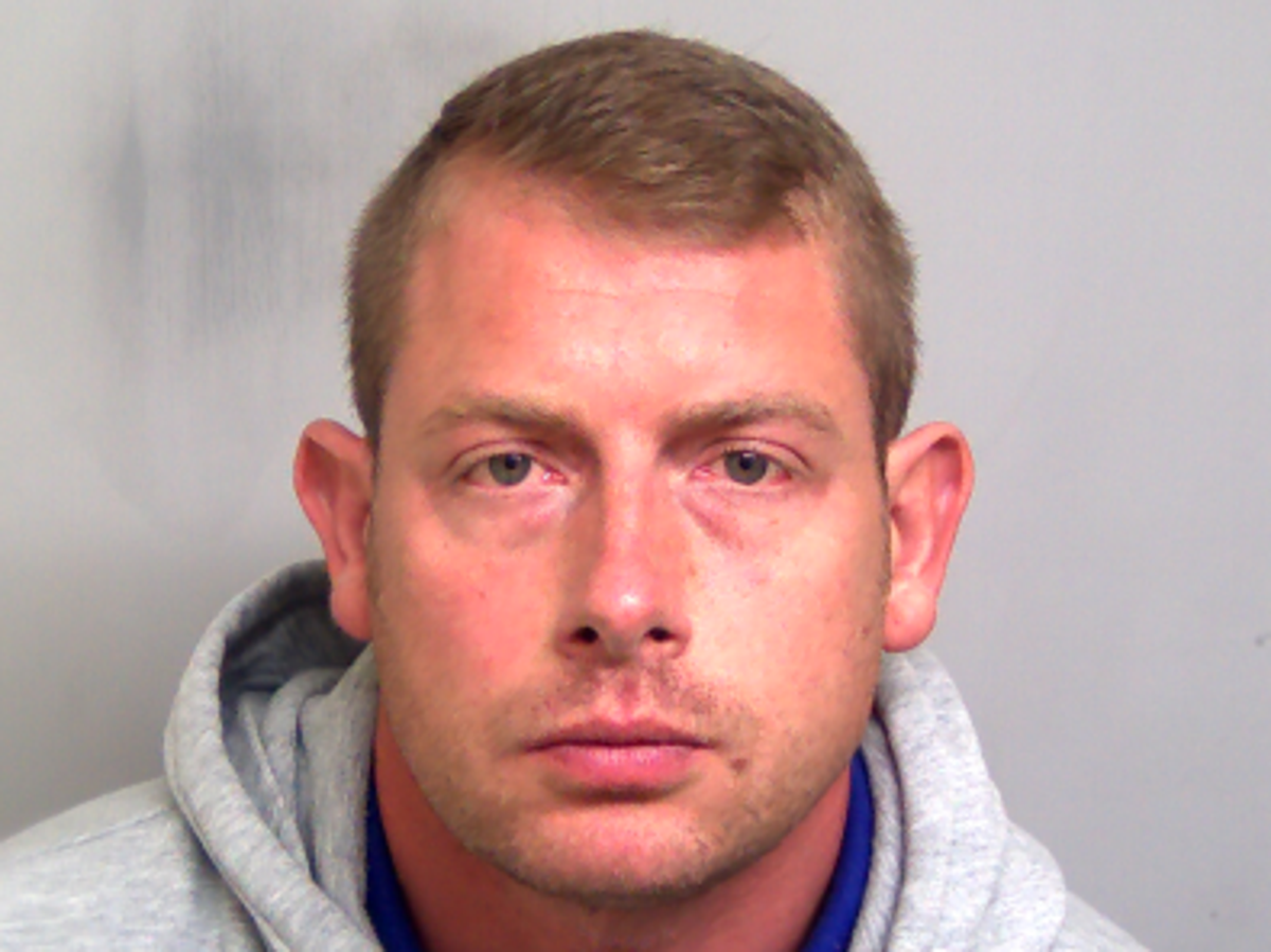 Met Police officer jailed for raping teenage girl twice