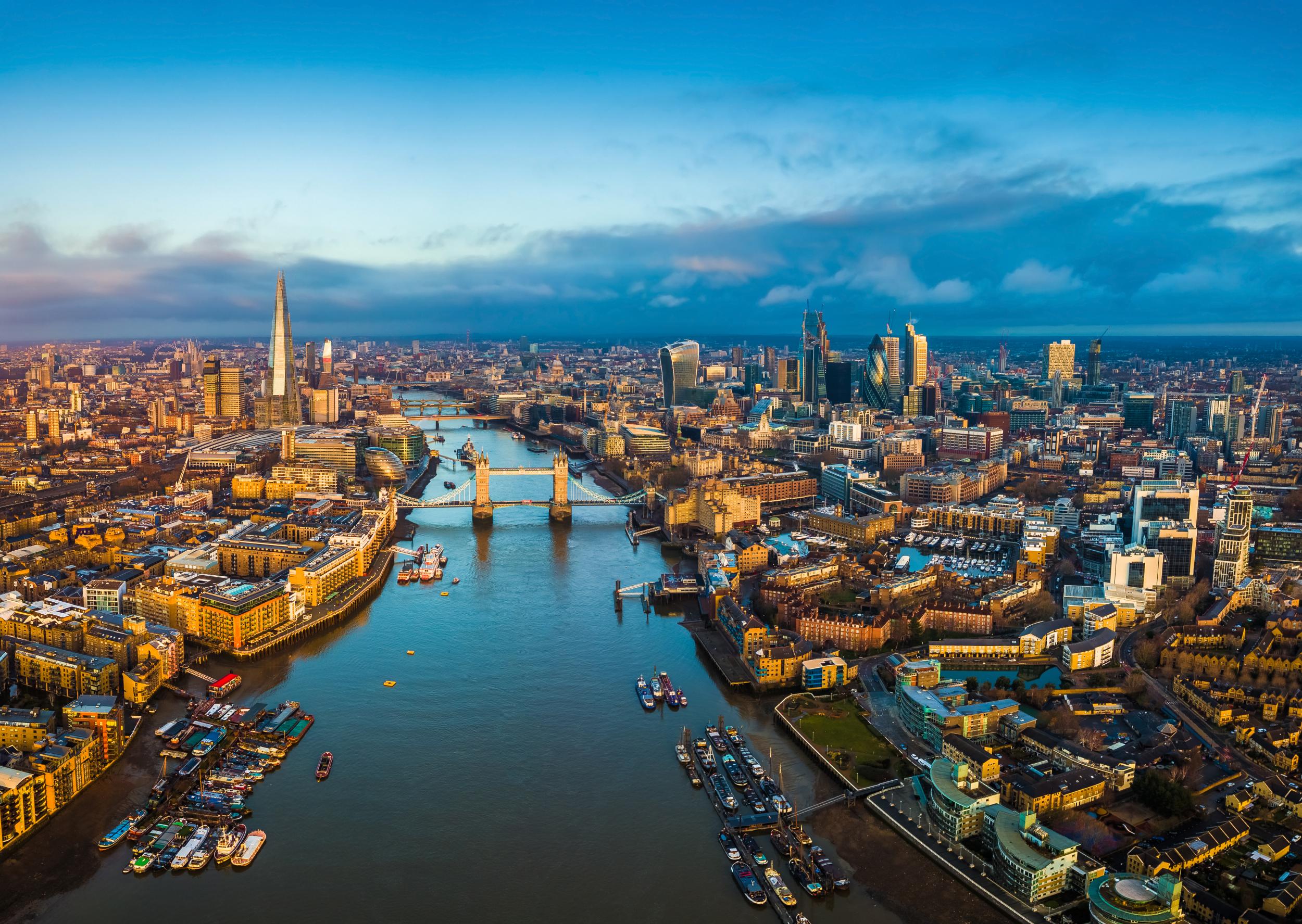 Rooftop Bars in London- Enjoying Drinks with a View in the Heart of the City