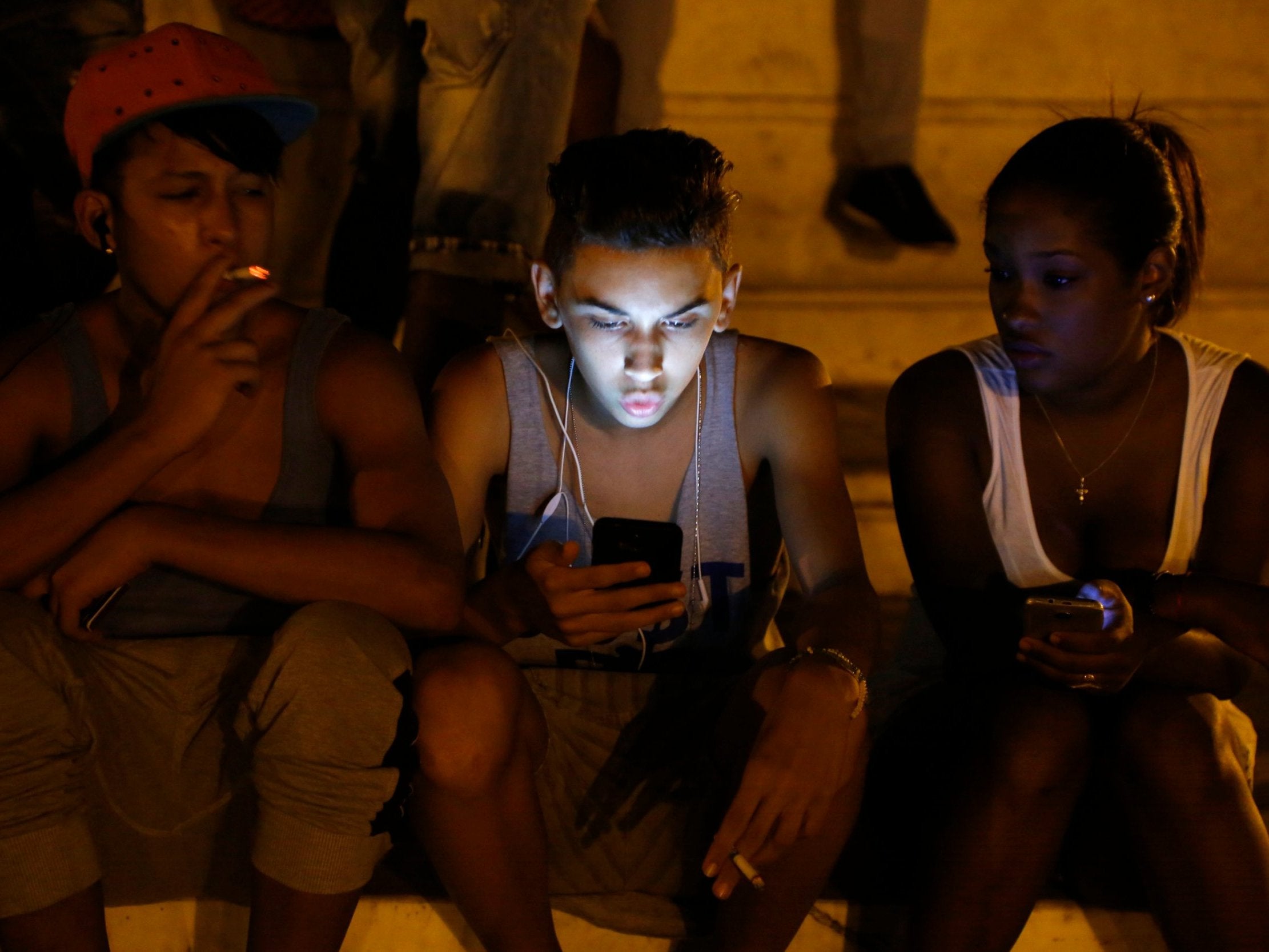 Cuba to finally give citizens internet access on their phones as government  launches 3G service, The Independent