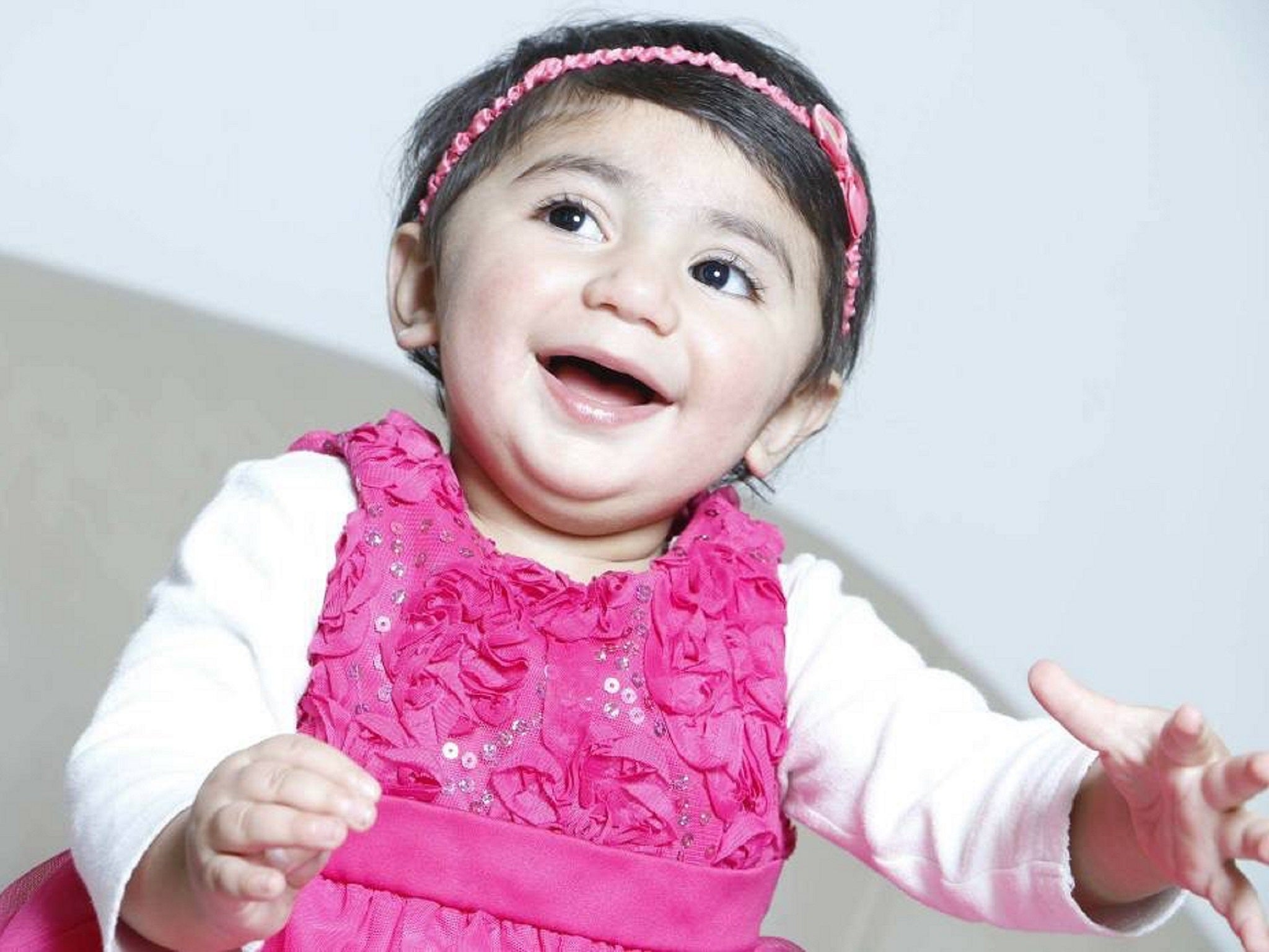 A worldwide search is on to find blood donor matches for two-year-old Zainab Mughal, from Tallahassee, Florida, who has childhood cancer neuroblastoma and an extremely rare blood type.