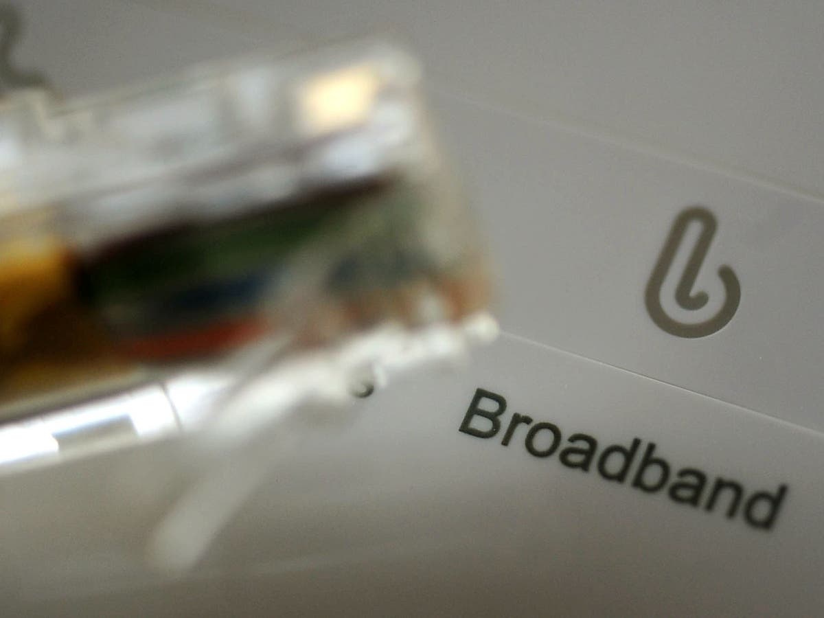 UK broadband customers hit with &lsquo;loyalty penalty&rsquo; of up to &pound;220, survey shows