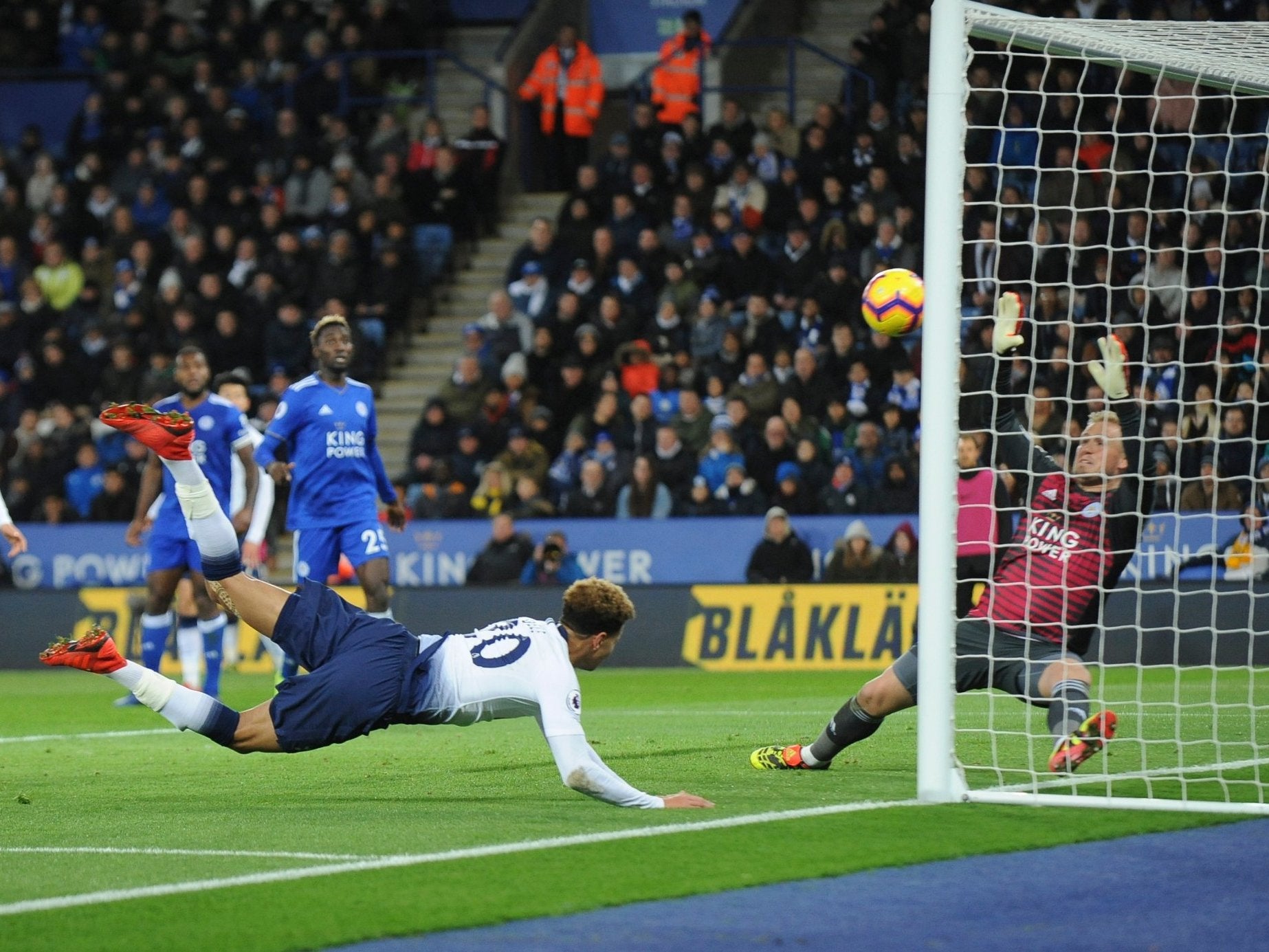 Dele Alli scores Tottenham's second with a diving header