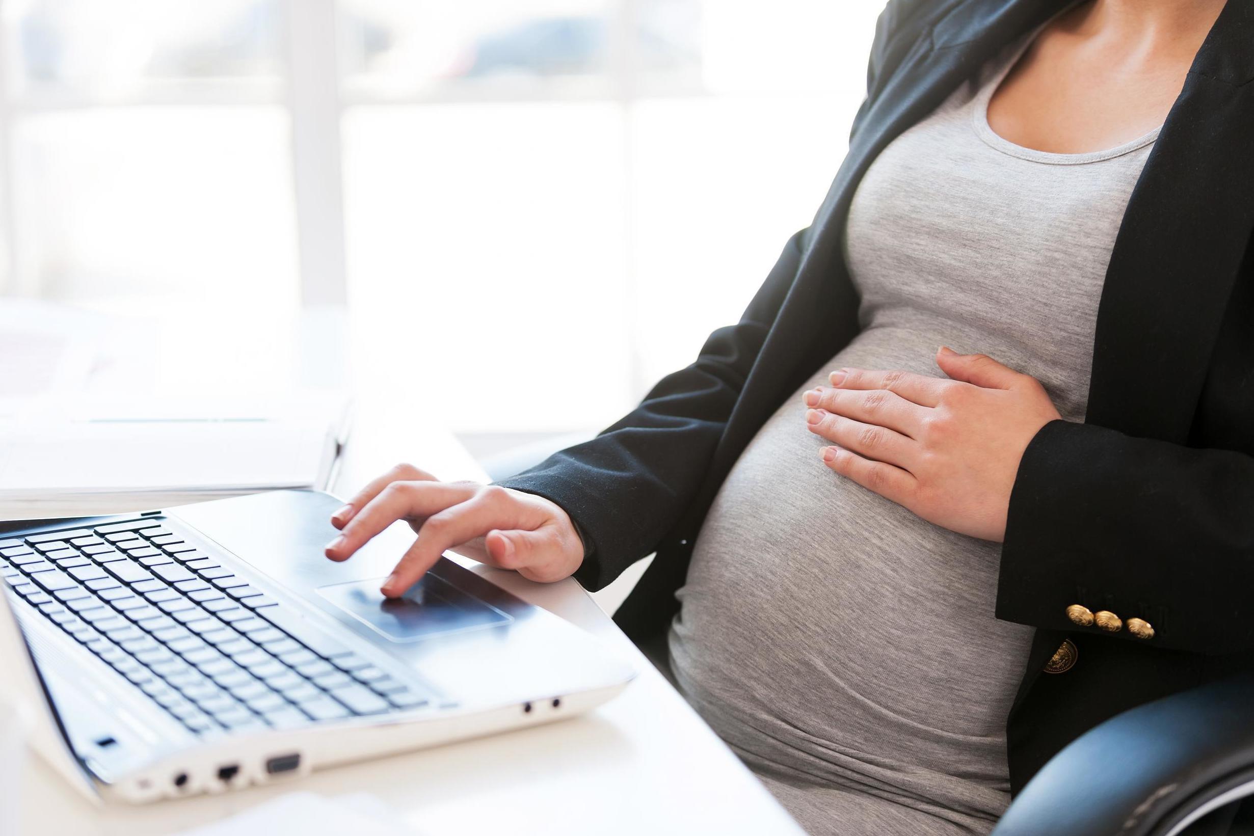 Woman writes open letter to tech companies over motherhood advertisements (Stock)
