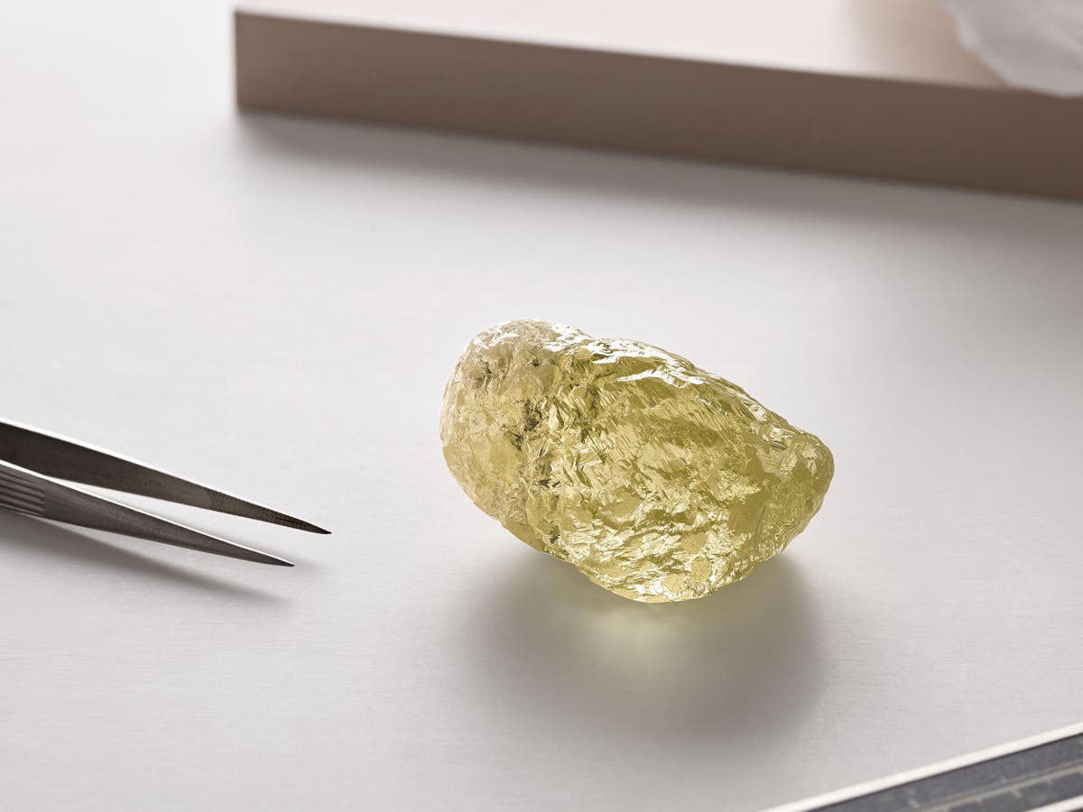 Largest diamond ever found in North America is size of chicken egg