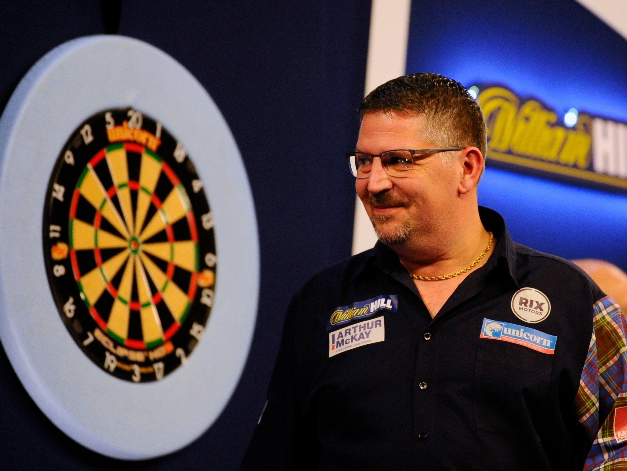 Gary Anderson breezed into the third round of the World Darts Championship