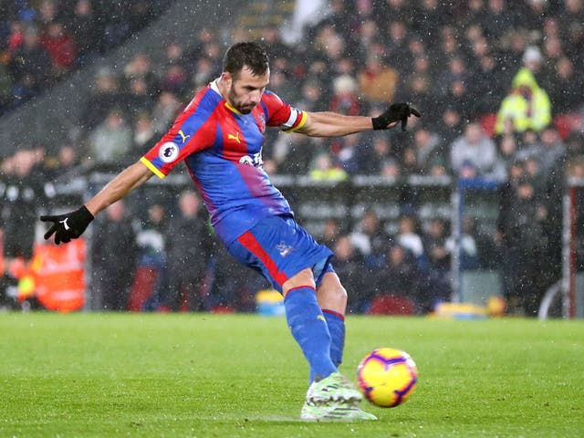 Luka Milivojevic puts Crystal Palace ahead of Leicester