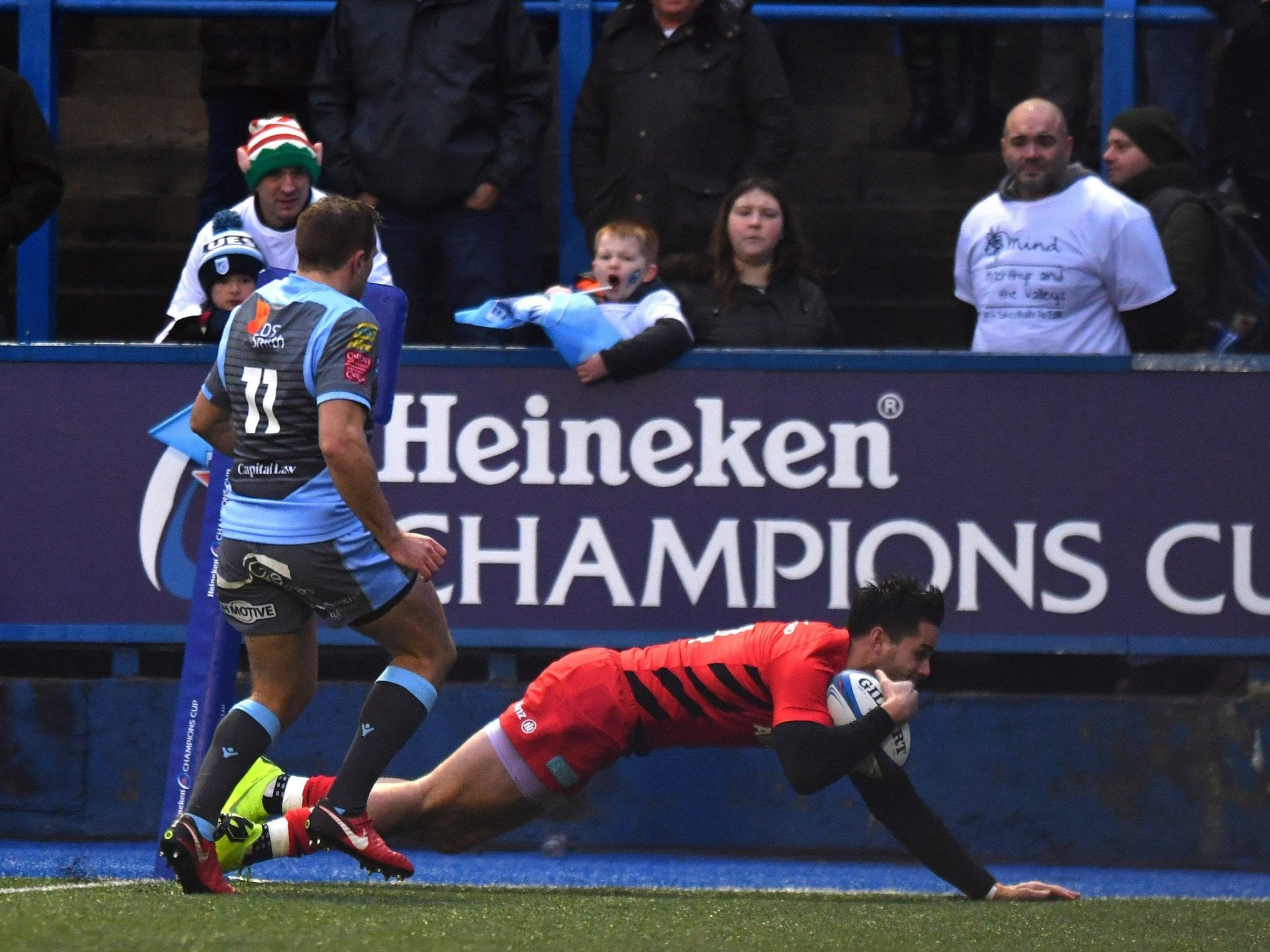 Sean Maitland crosses for a try in Saracens' victory over Cardiff Blues