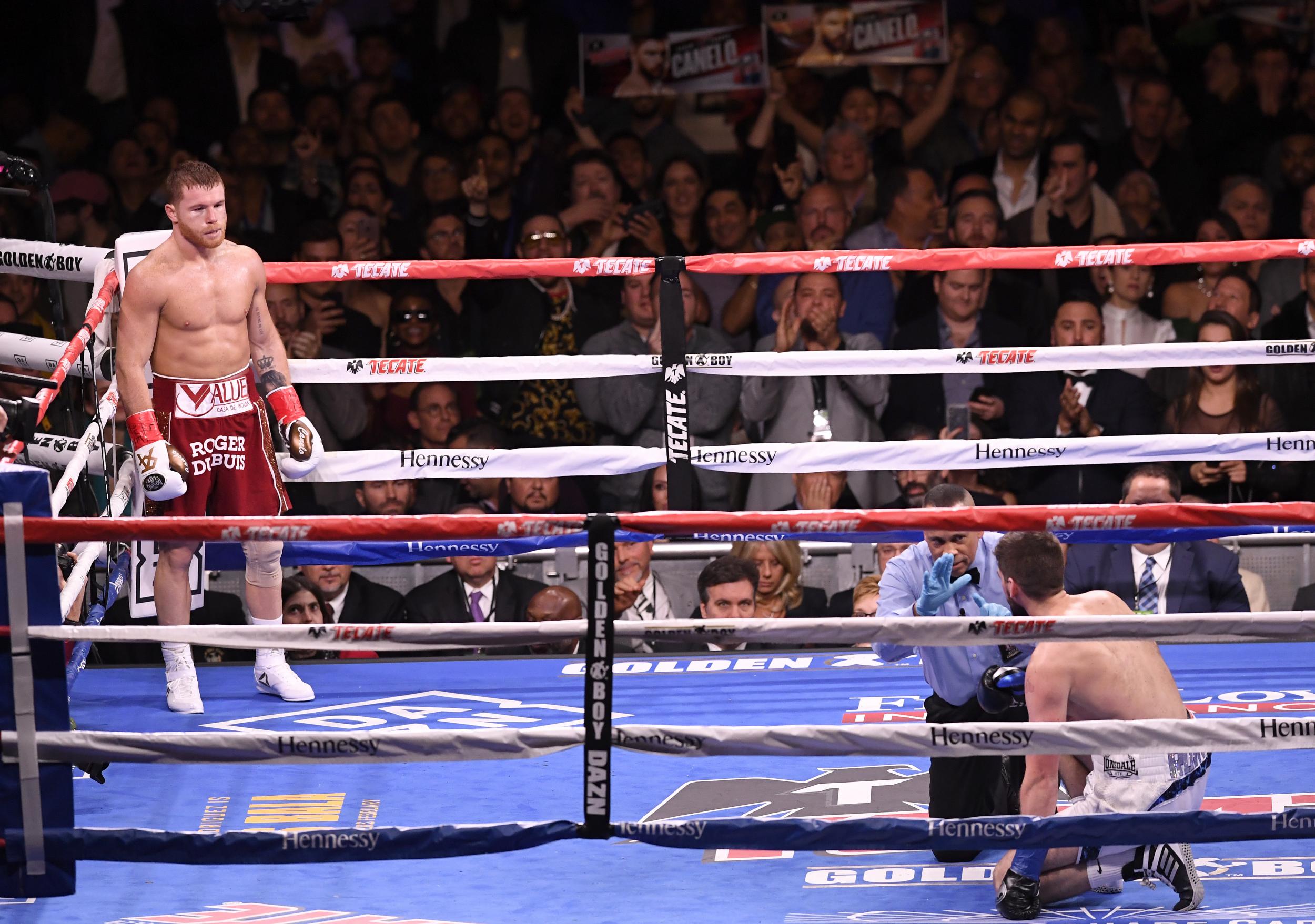 Canelo Alvarez beat Rocky Fielding by TKO after just three rounds in December