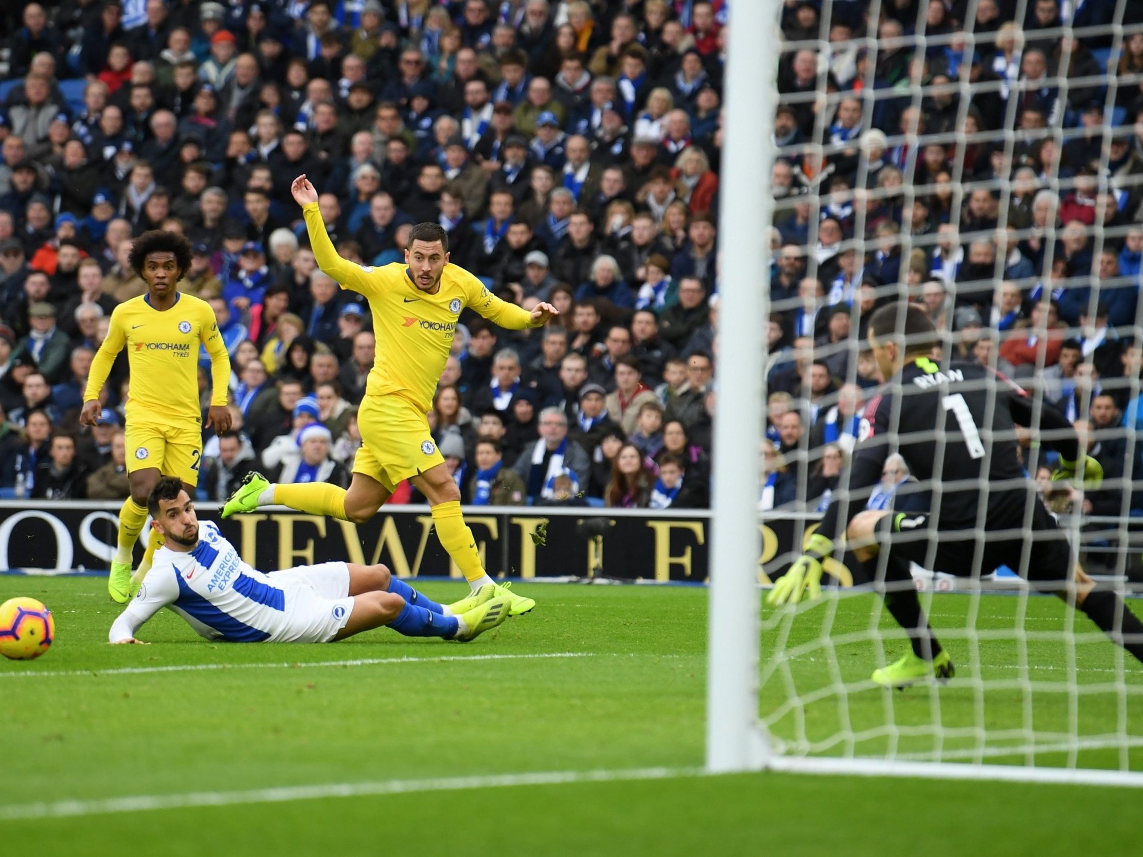 Eden Hazard's square pass sets up Pedro's first goal