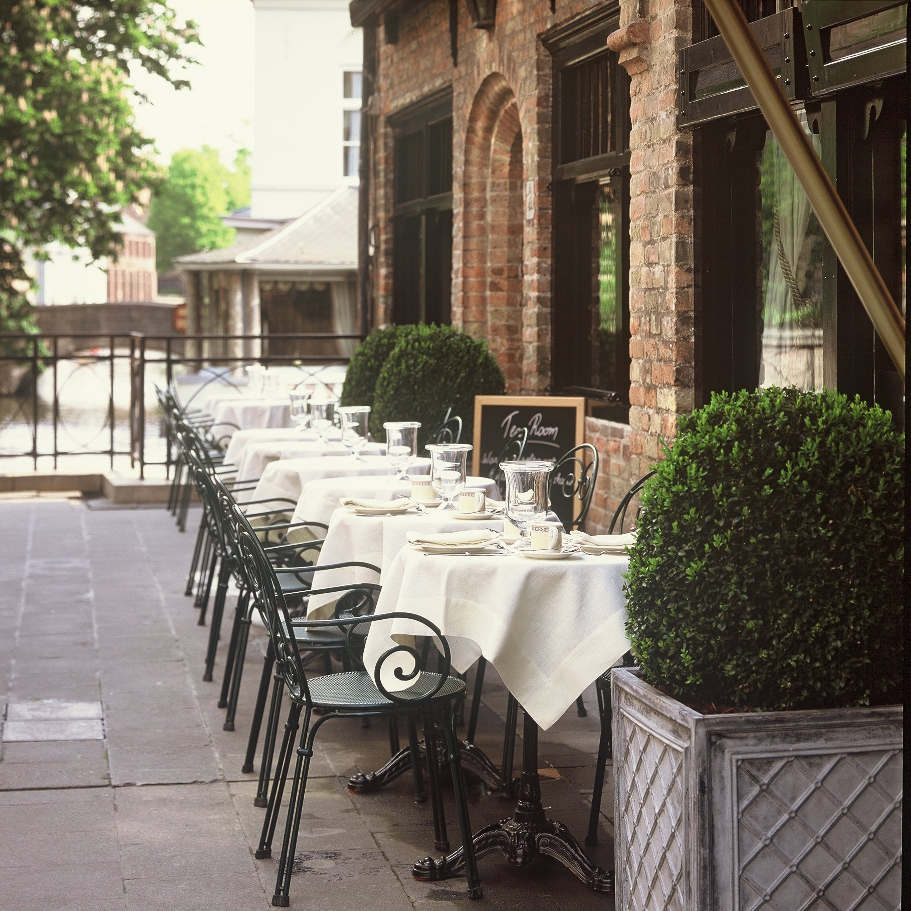 The outside terrace at Relais Bourgondisch Cruyce