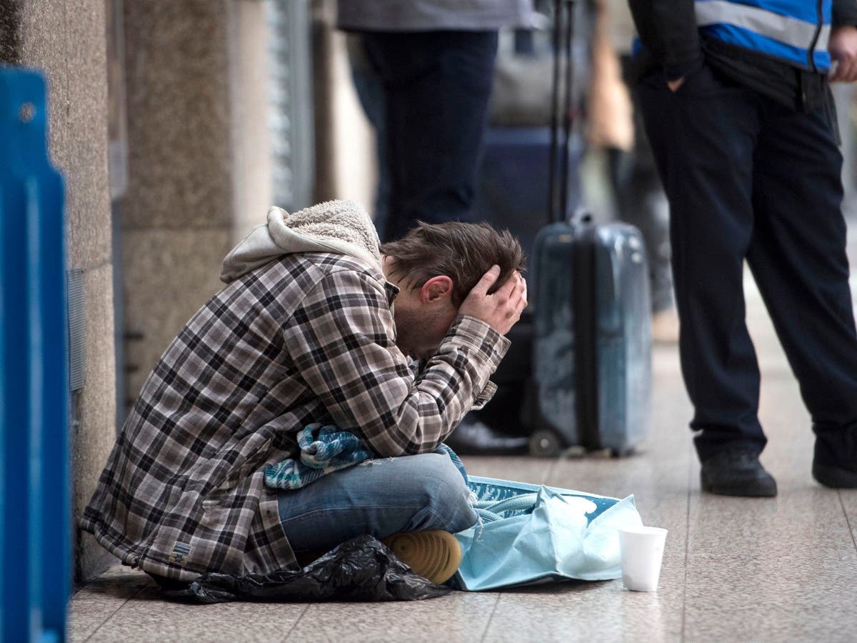 Nearly 600 homeless people died last year, figures show