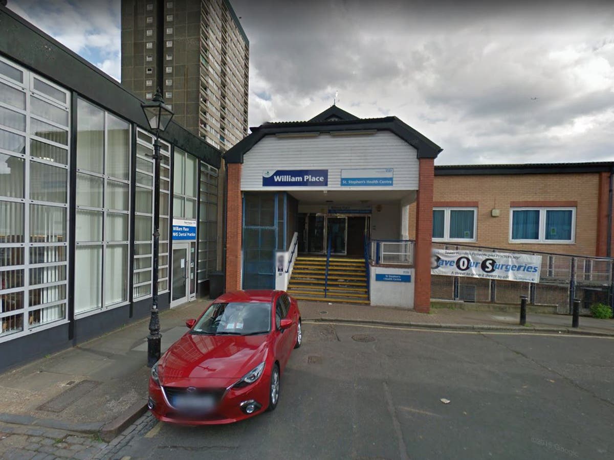 Tower Hamlets Stabbings Three People Rushed To Hospital After Attack