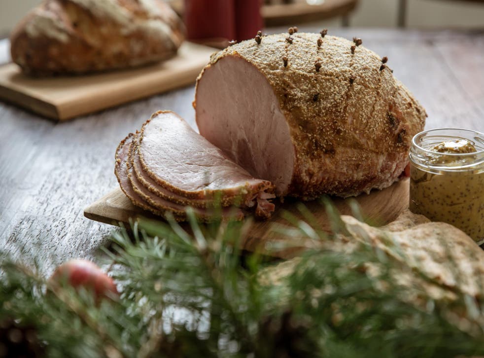 Șunca suedeză „glazurată” este servită rece de Crăciun (sursă foto: independent.com)