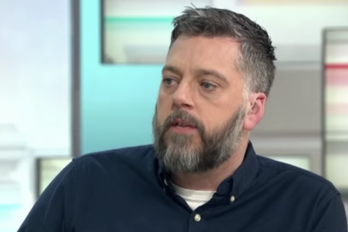 Radio DJ Iain Lee urges station to make call with suicidal man available to  replay: 'An important thing to hear' | The Independent | The Independent