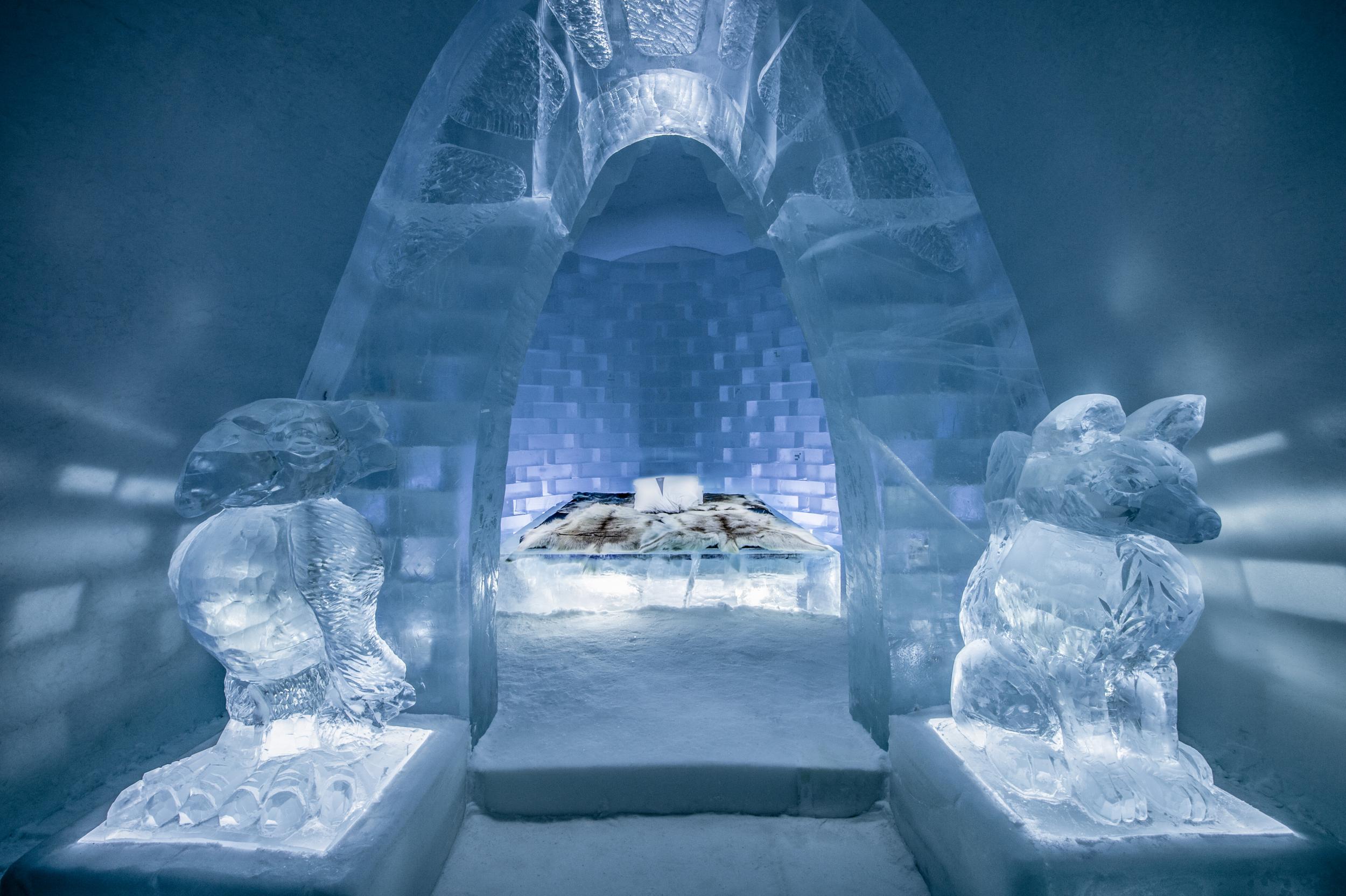 Icehotel What It S Like To Spend The Night Sleeping On A Bed Of Ice In   Icehotel 29 Art Suite Haven By Jonas Johansson Jordi Claramunt Lukas Petko. Image By Asaf Kliger 