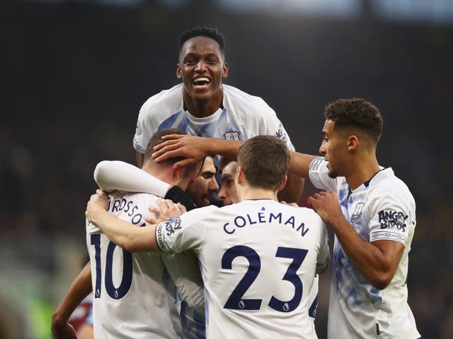 Everton players celebrate Lucas Digne's goal against Burnley