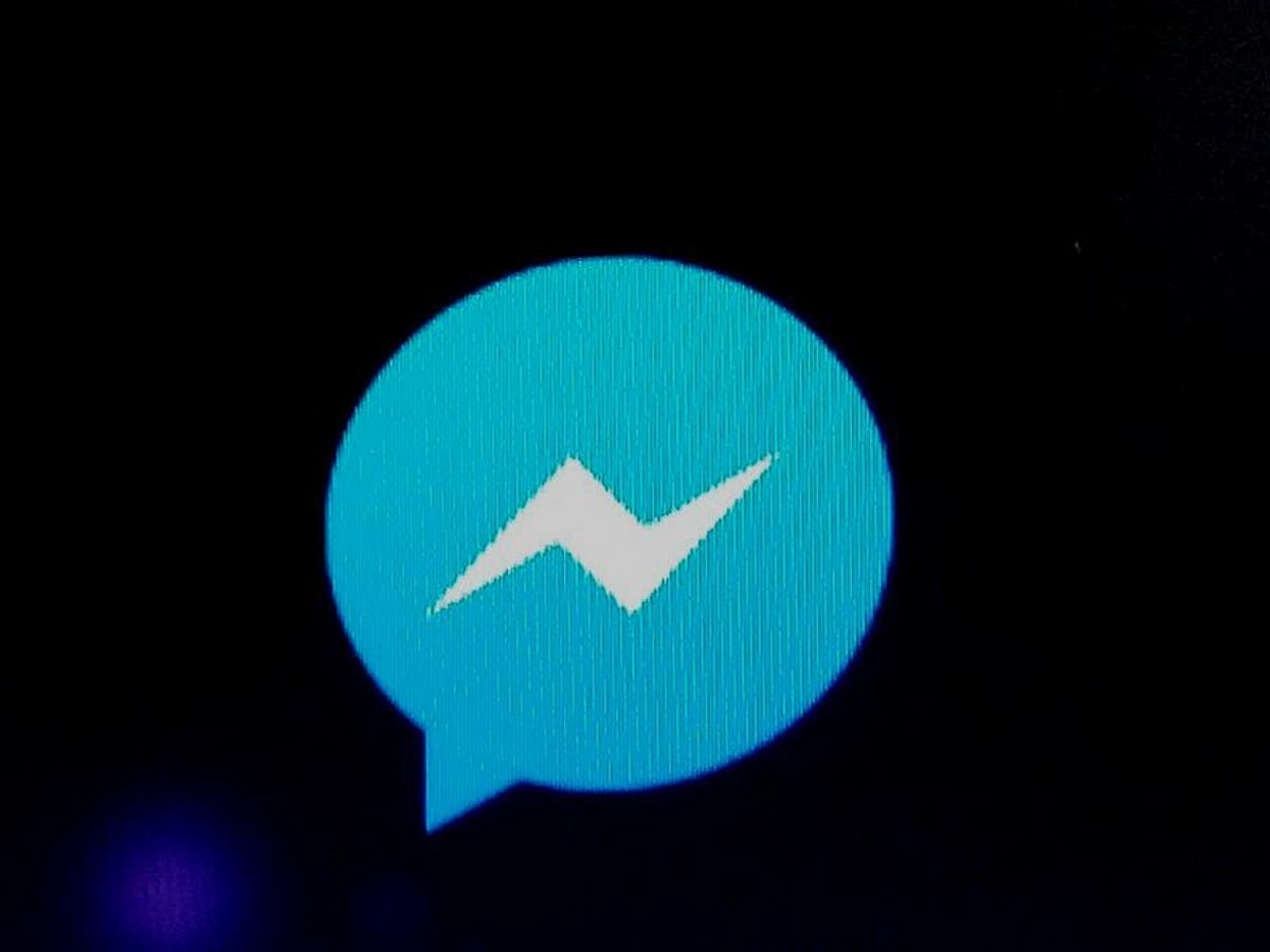 Facebook's latest test brings back in-app messaging