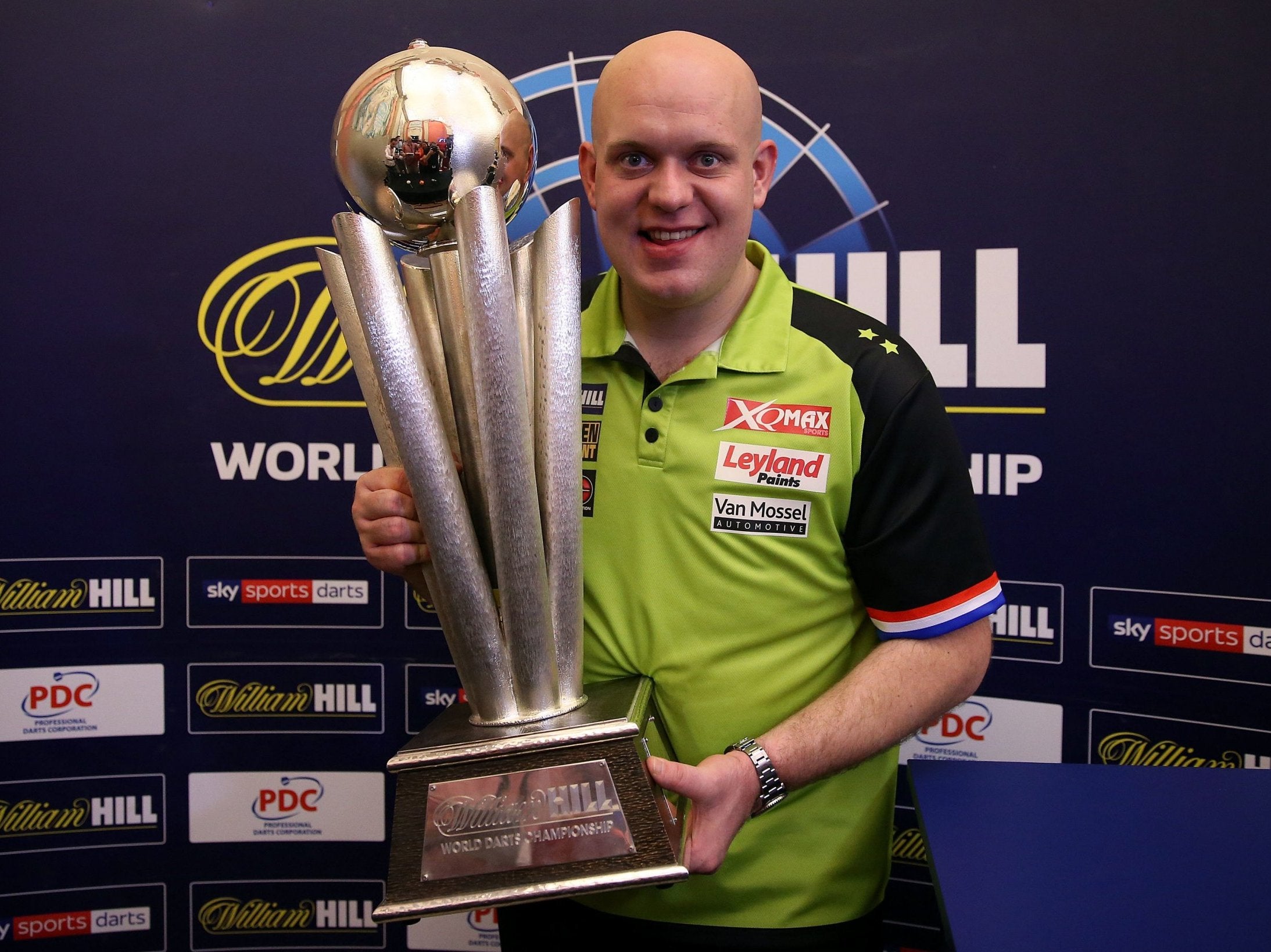 Van Gerwen becomes a three-time champion