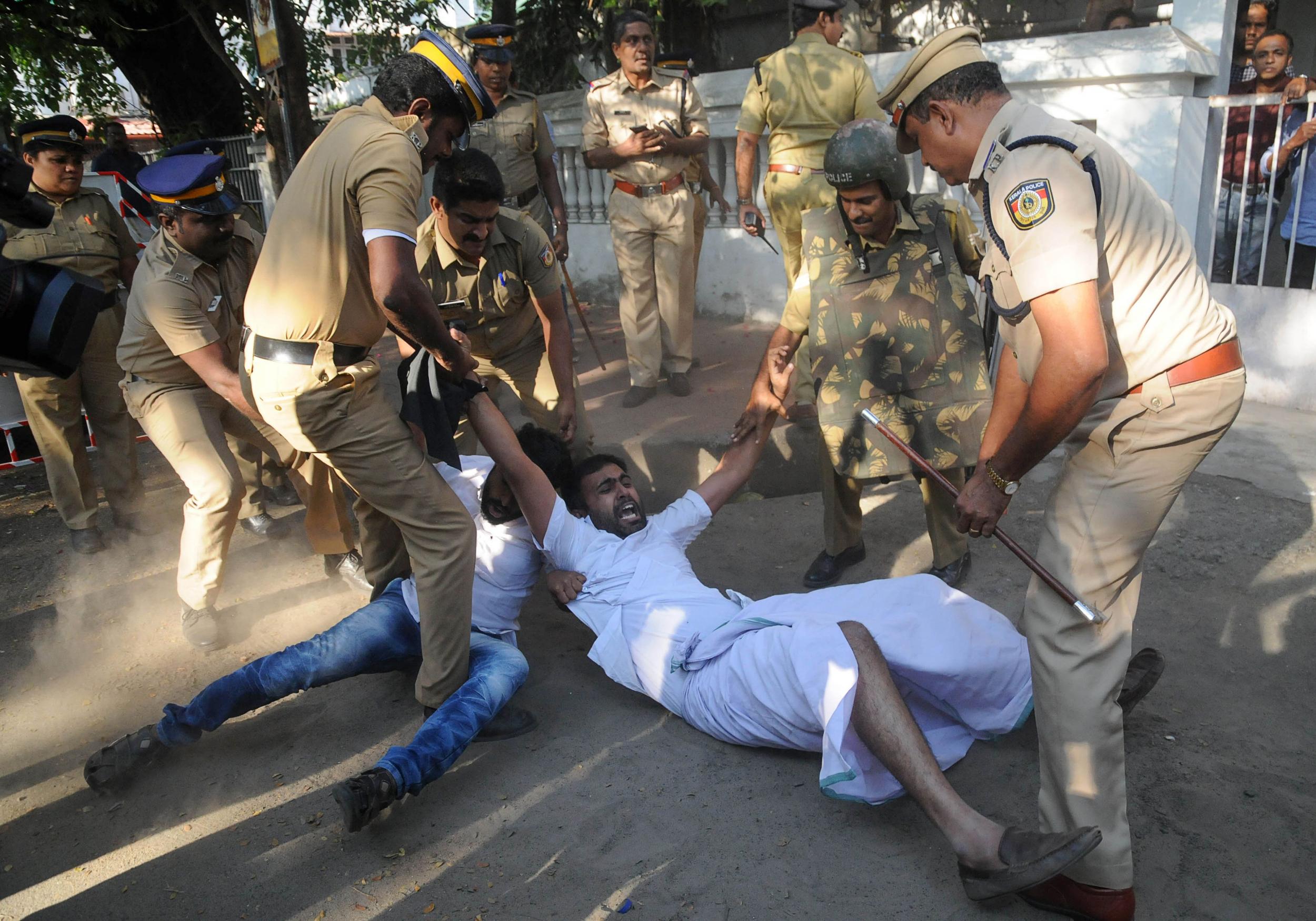 Kerala protests: Violent unrest sweeps southern India as ...