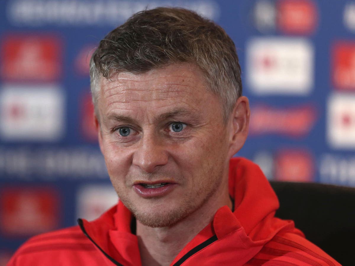 Manchester United Manager Ole Gunnar Solskjaer Warns Players Dubai Camp