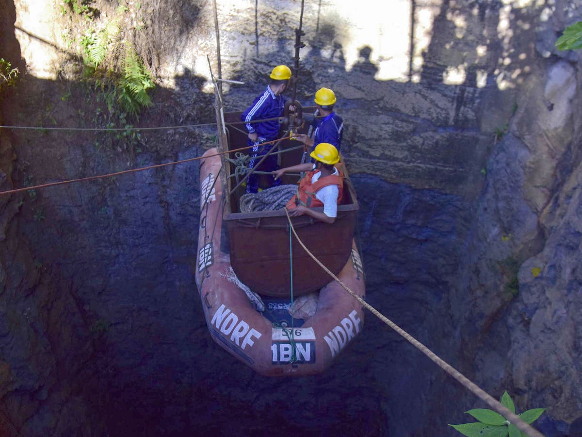 Indian miners trapped in illegal ‘rat-hole’ pit for more than three weeks