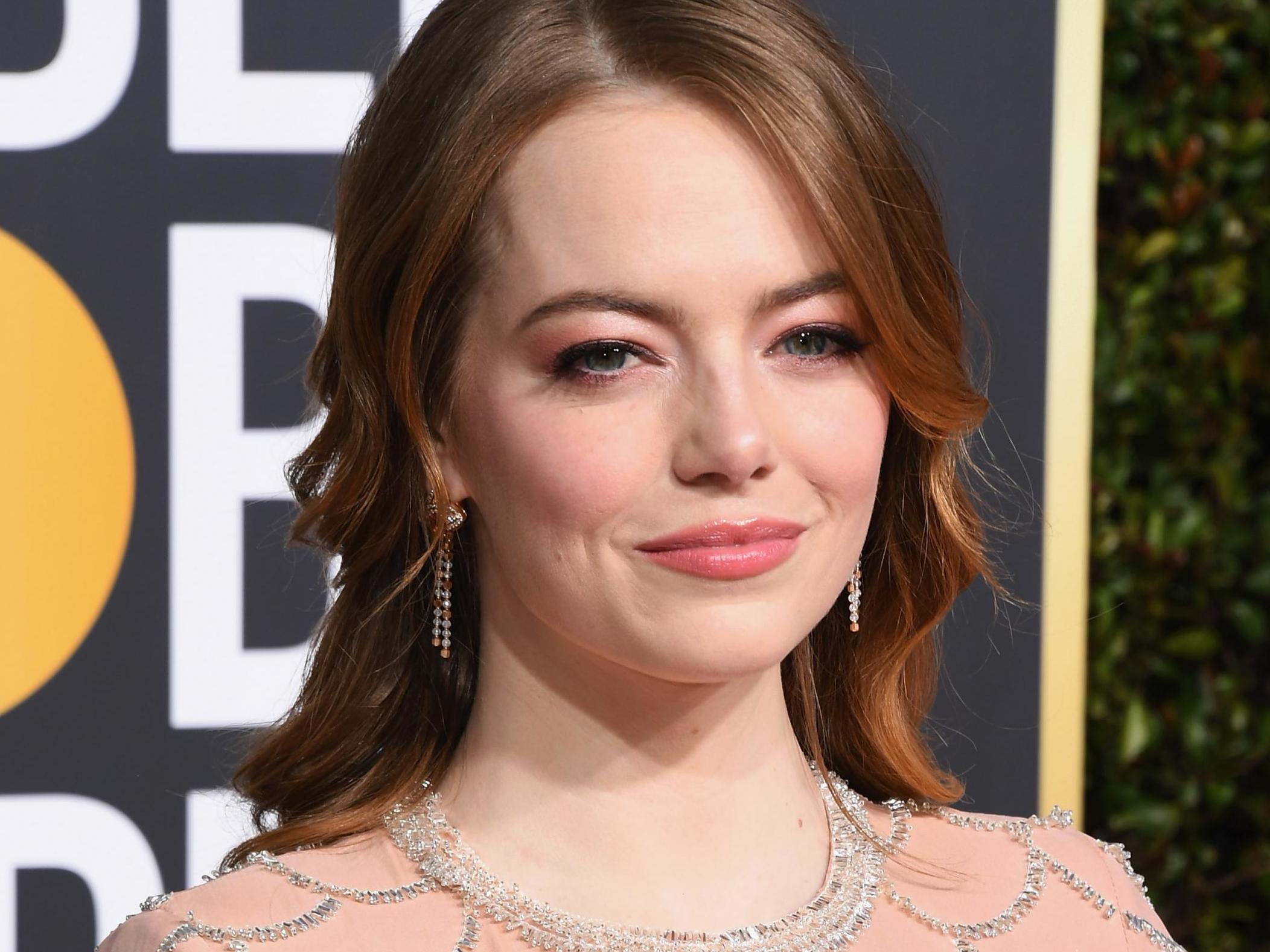 Golden Globes 2019 Emma Stone Apologises For Aloha After Sandra Oh Addresses Whitewashing